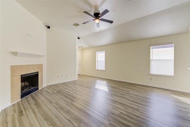 Building Photo - 25211 Clover Ranch Dr
