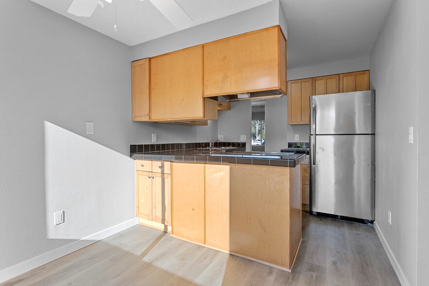 Building Photo - Carriage Estate