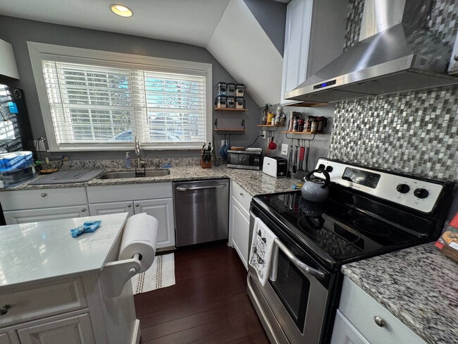 Building Photo - 10417 S Grant Ave