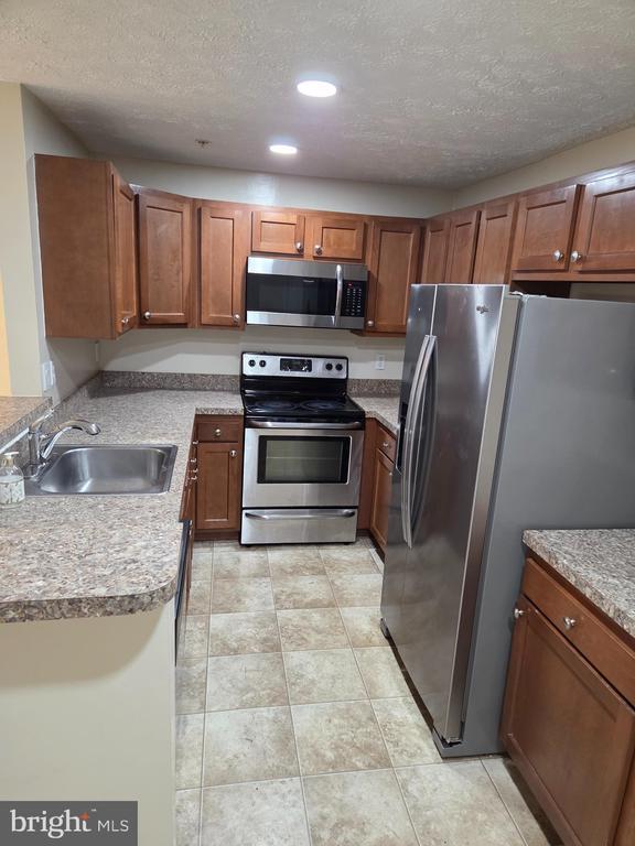 Building Photo - 4604 Deepwood Ct