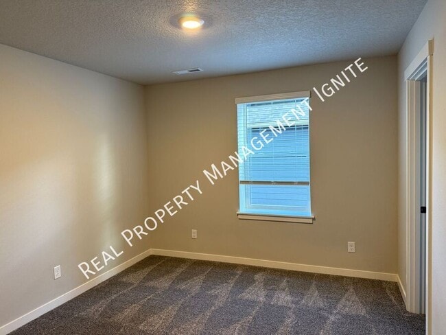 Building Photo - 19294 SW Marshmallow Pl