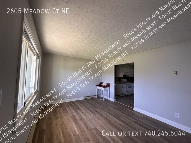 Building Photo - 2605 Meadow Ct NE