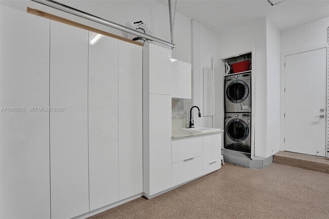 Building Photo - 1529 Shoreline Way