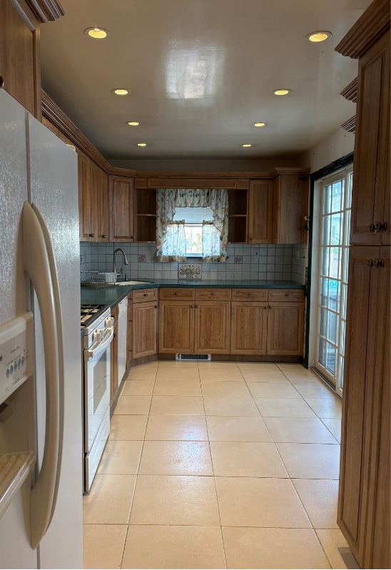 Building Photo - 84-36-8252 252nd St