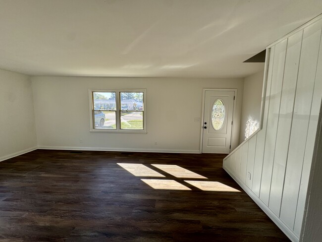 Building Photo - 324 Sturbridge Rd