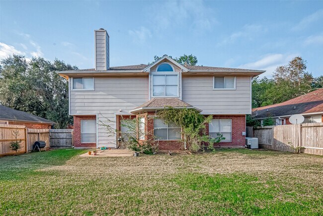 Building Photo - 211 Rolling Plains Dr