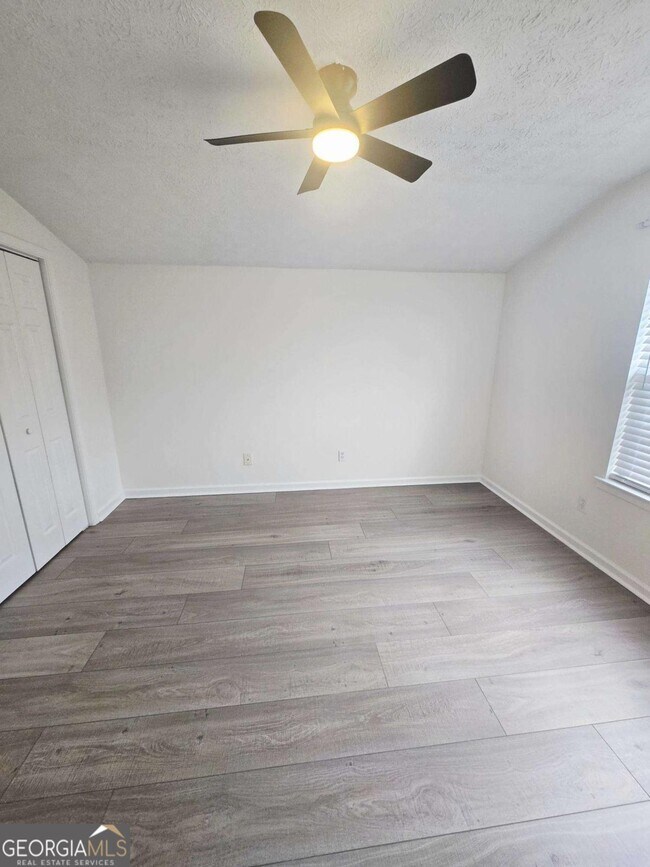 Building Photo - 2633 English Oaks Ln NW