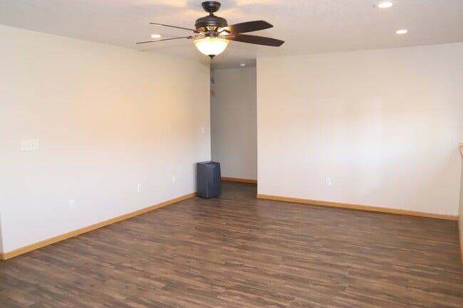 Building Photo - 1160 Winchester Ln