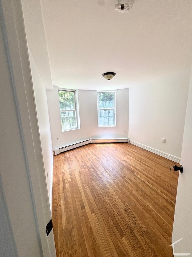 Building Photo - 2 bed in Brighton