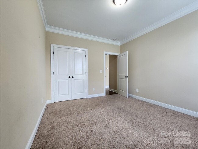 Building Photo - 1425 Skygrove Pl NW