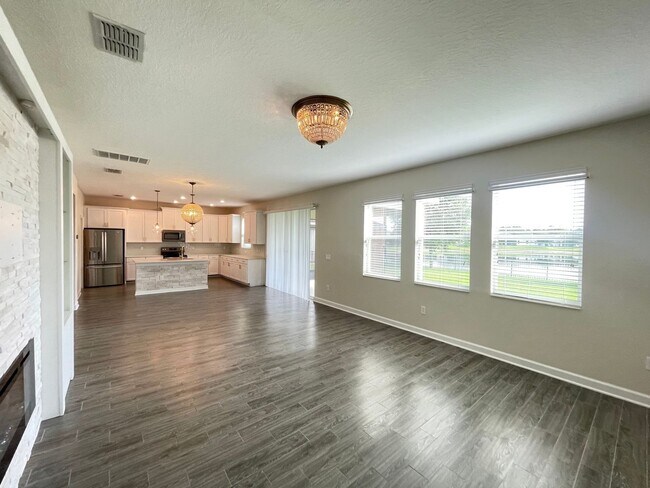 Building Photo - 10881 Longleaf Woods Dr