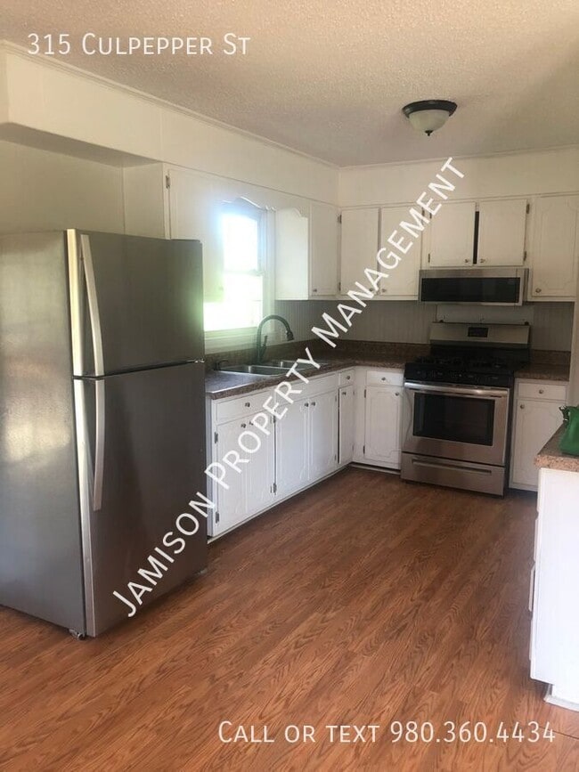 Building Photo - 315 Culpepper St