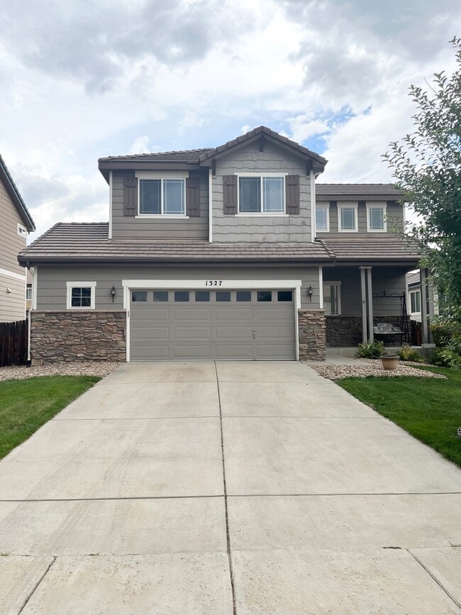 Building Photo - 1327 Graham Cir