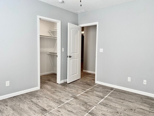 Building Photo - Italian Estates Property Management