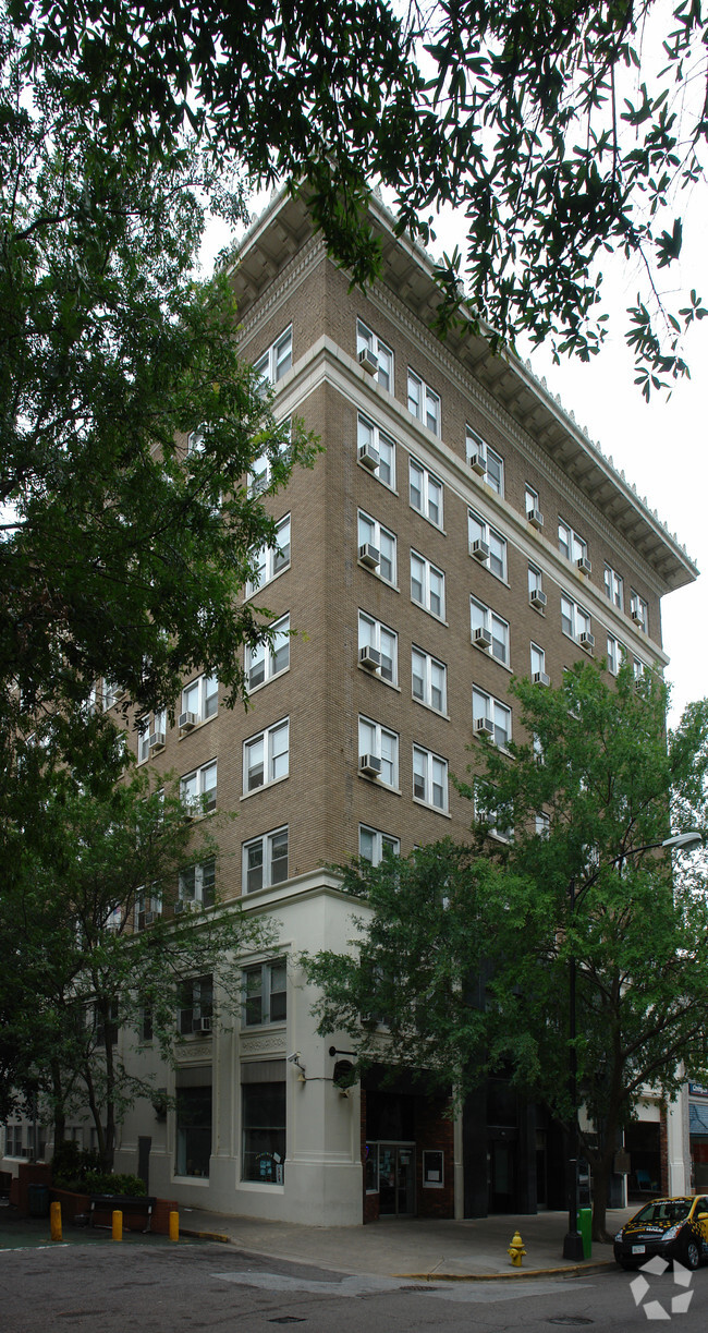 Building Photo - Richmond Summit