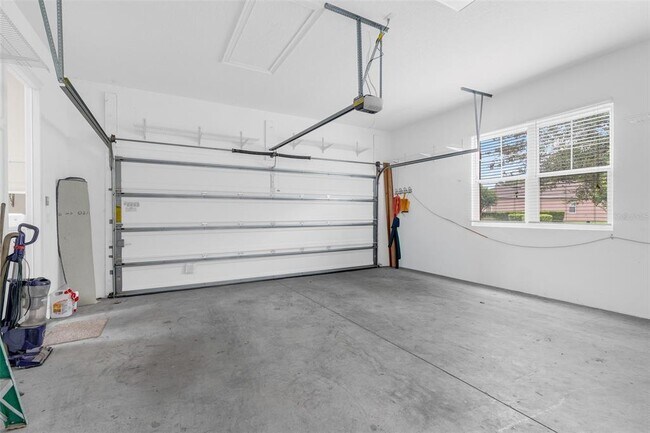 Building Photo - 903 Victoria Hills Dr S