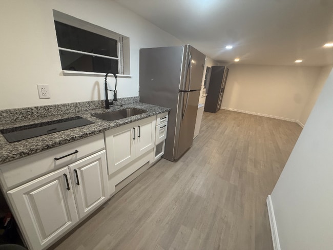 Building Photo - 10710 Rosehaven St