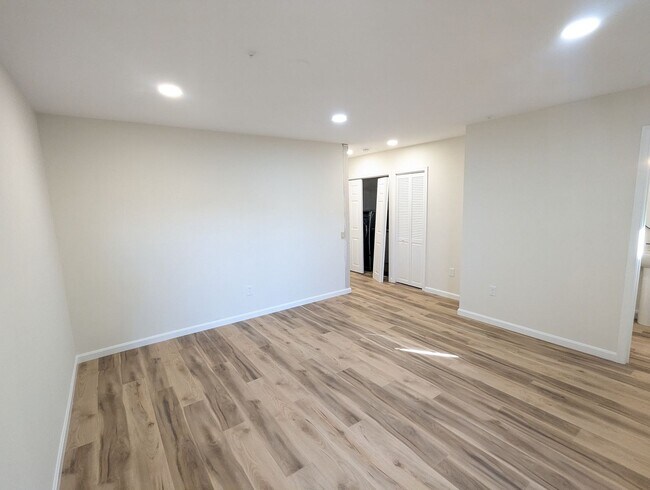 Building Photo - 7122 Collinsworth Pl