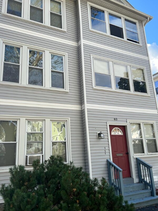 Building Photo - 40 Fairfax Rd