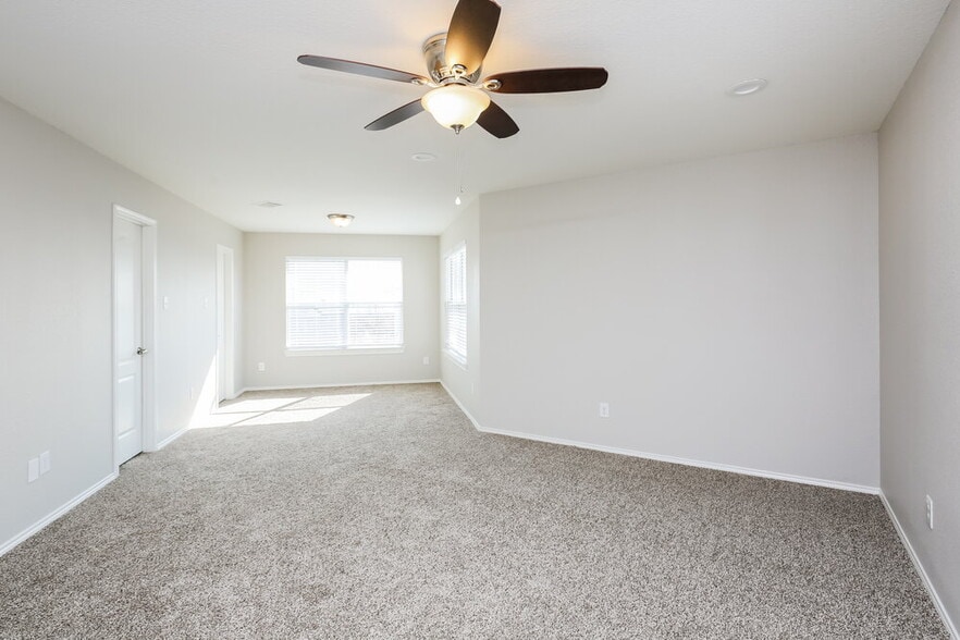 Building Photo - 8409 Star Thistle Dr