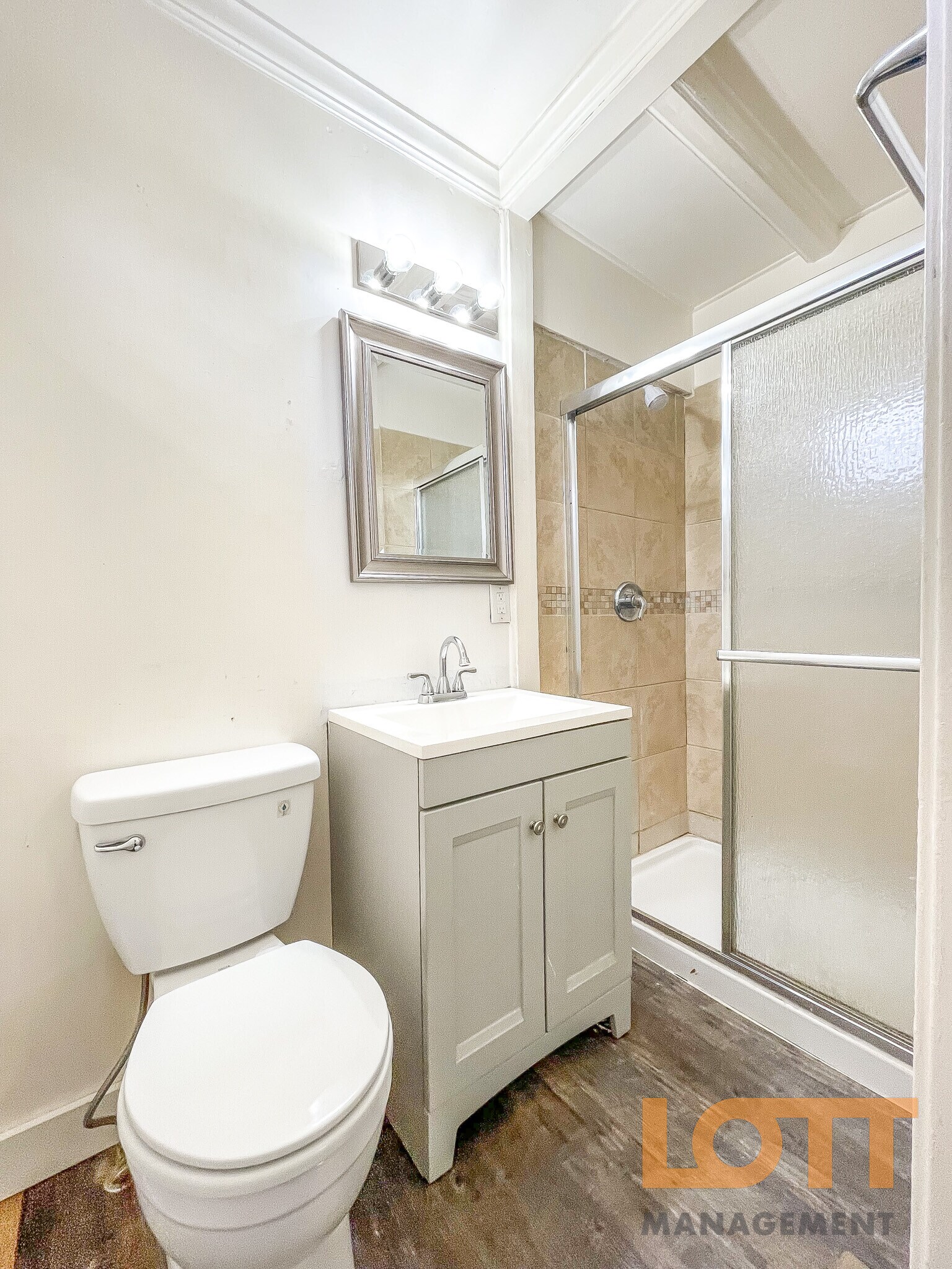 Building Photo - 323 Welcome Ave