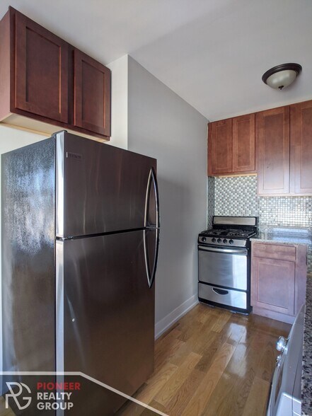 Building Photo - 532 W Arlington Pl