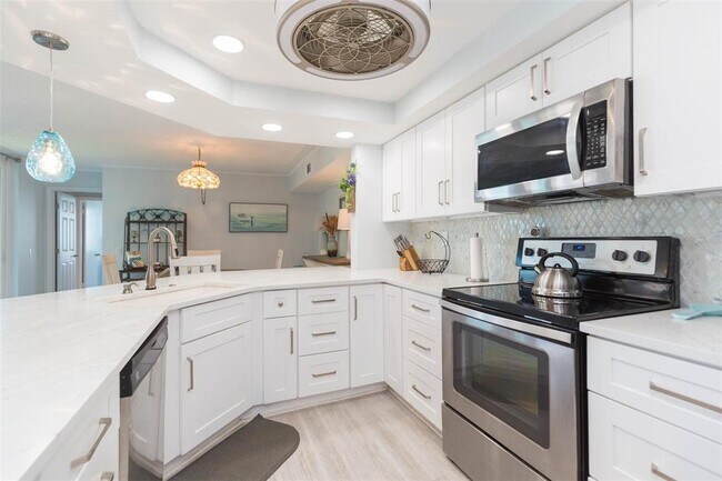 Building Photo - 5825 PUERTA DEL SOL Blvd