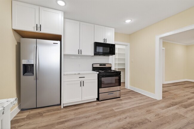 Building Photo - 2725 Avenue F