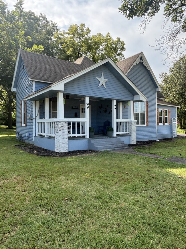Building Photo - 318 S Woodland Heights Dr