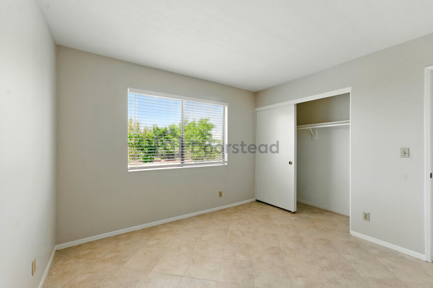 Building Photo - 609 Hoover Ct