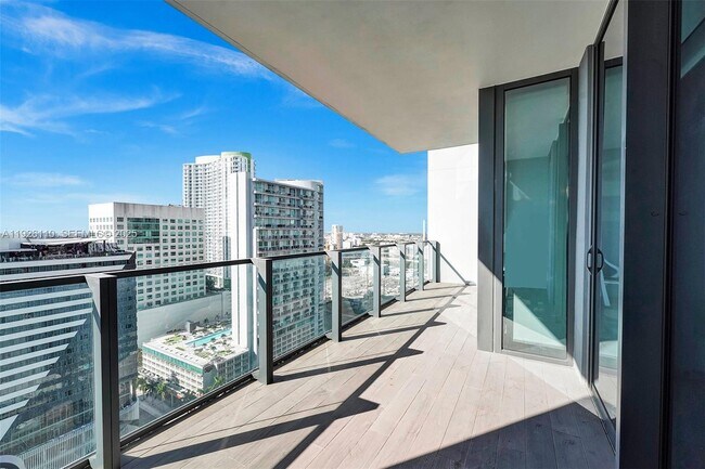 Building Photo - 88 SW 7th St