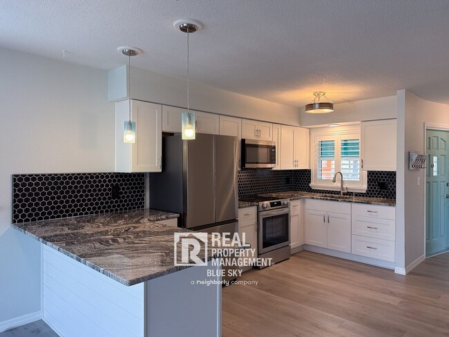 Building Photo - 4717 Floramar Terrace