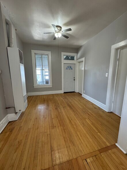 Building Photo - 3353 S Emerald Ave