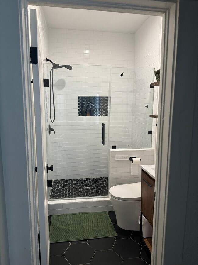 Building Photo - 5006 Hardy St