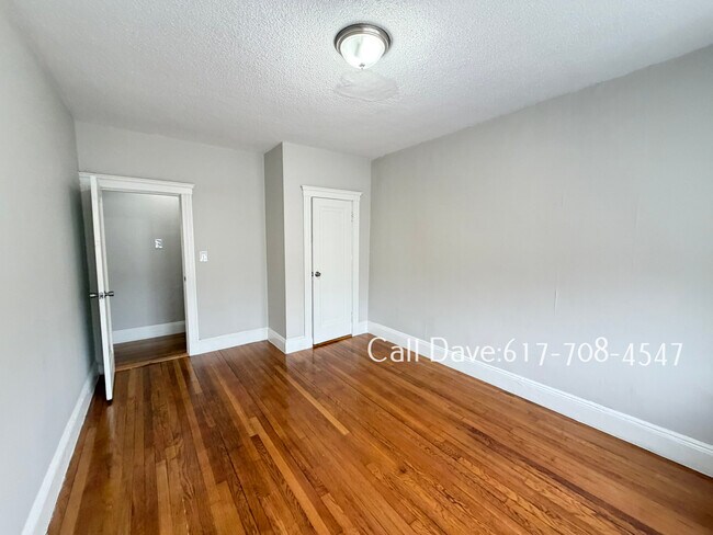 Building Photo - 47 Linden St