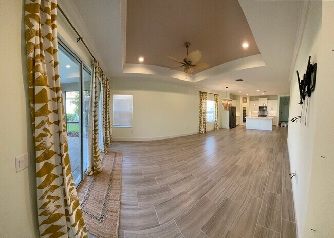 Building Photo - 16966 Rosedown Glen