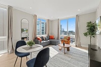 Building Photo - 901 Canal St