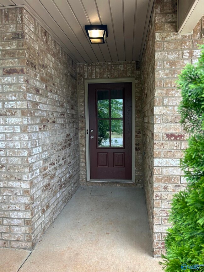Building Photo - 122 Daymark Dr