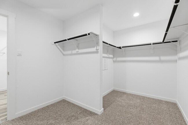 Building Photo - 31514 Avebury Lake Ln