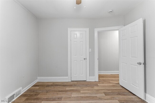 Building Photo - 3400 W 117th St