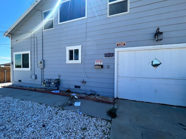 Building Photo - Fully renovated 4 bedroom 3 bathroom in National City!