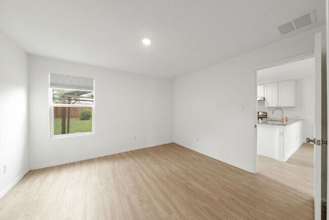 Building Photo - 14805 Saw Ml