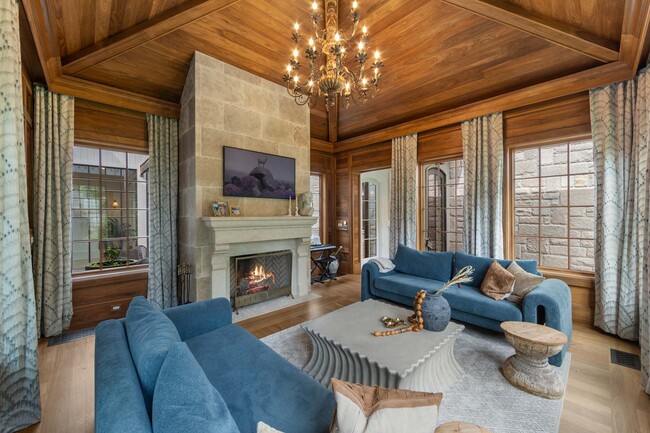 Building Photo - 548 Sylvan Pl