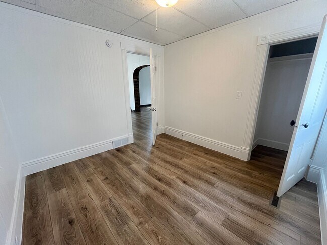 Building Photo - Ranch Style 2 Bed/1 Bath with Fenced in Yard!