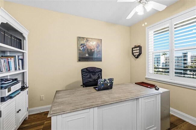 Building Photo - 8000 Sailboat Key Blvd S