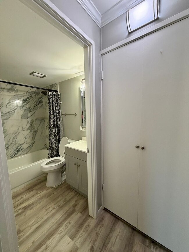 Building Photo - Newly Renovated 2-Bedroom in Kalihi | Lanai + Parking