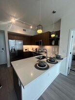 Building Photo - 560 SW 9th St