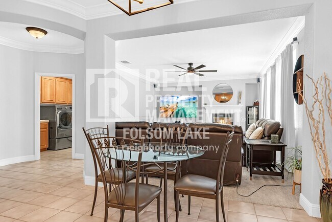 Building Photo - 5bd 3ba home in desirable Carmichael neighborhood