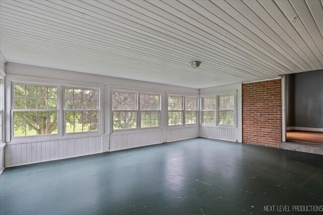 Building Photo - 41W427 Prairie St