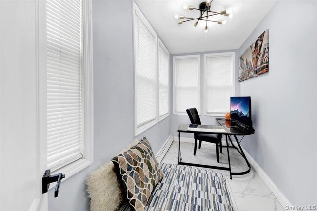 Building Photo - 75 W Kingsbridge Rd